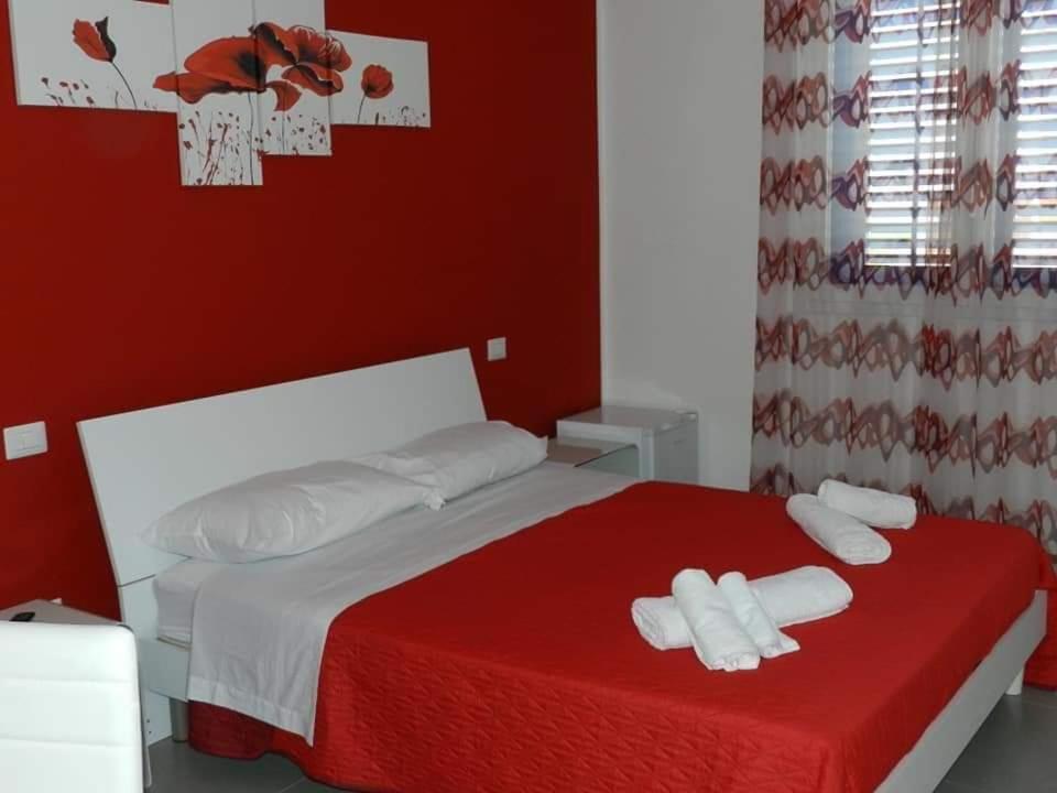L'Isola Del Sole Bed and Breakfast Castelluzzo Eksteriør billede