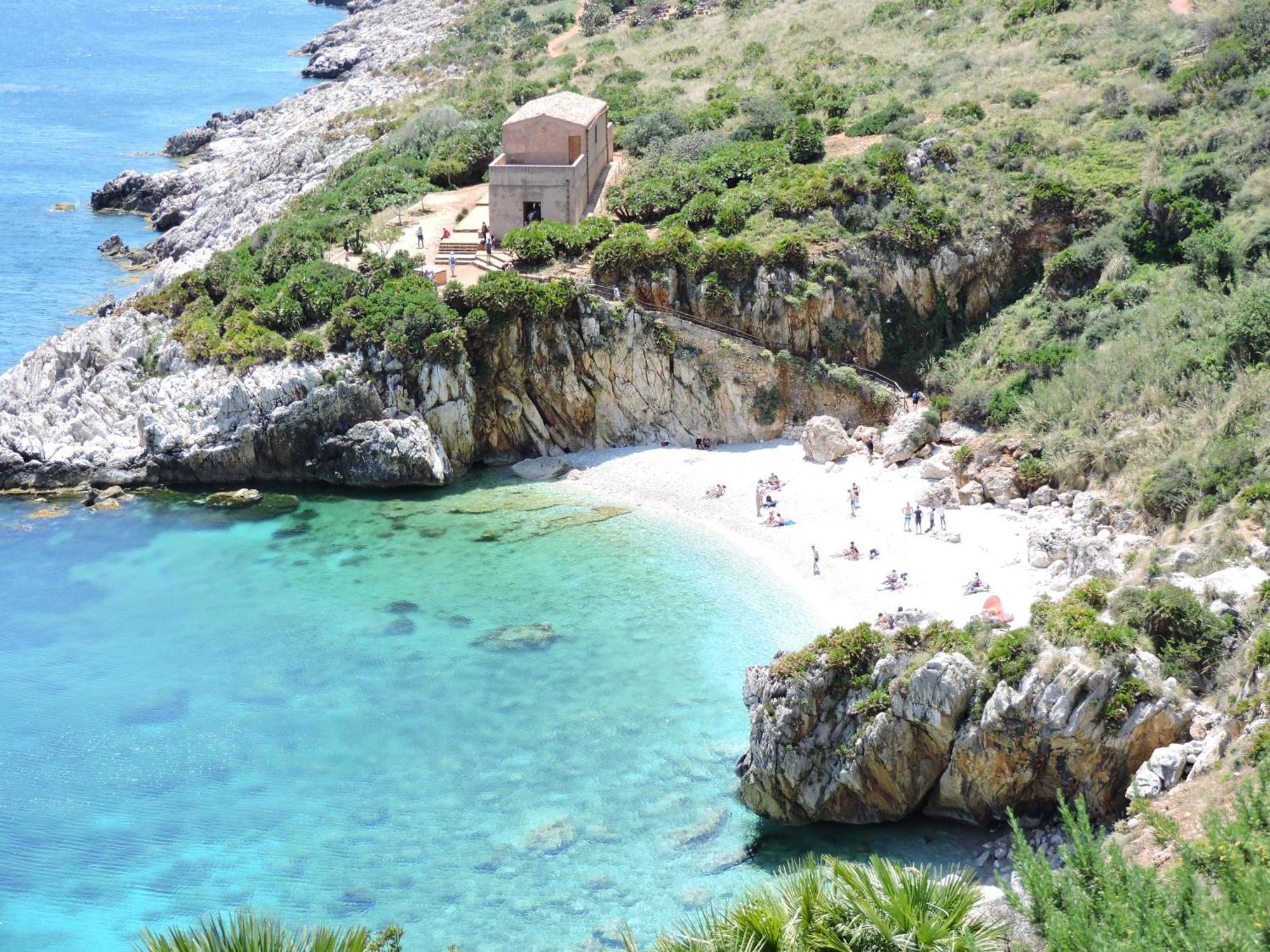 L'Isola Del Sole Bed and Breakfast Castelluzzo Eksteriør billede